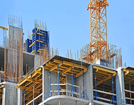 تطبيق السقالات في أعمال الترميم والصيانة