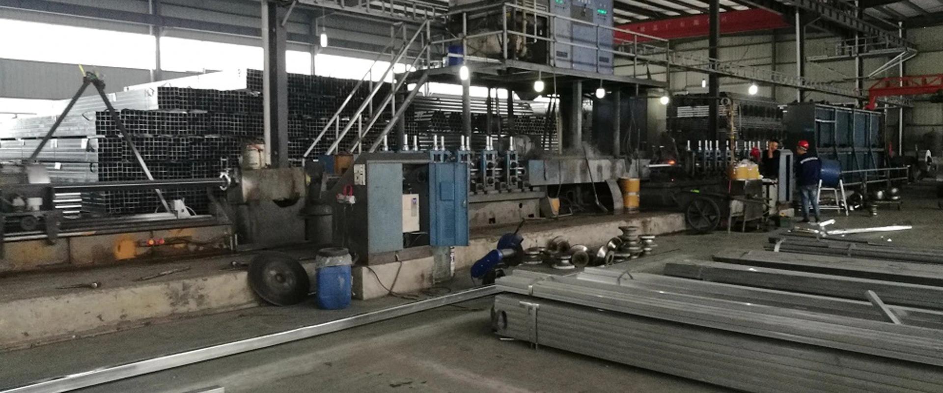 أنبوب فولاذية ملحوم