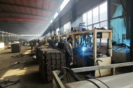 الشركة المصنعة سقالة