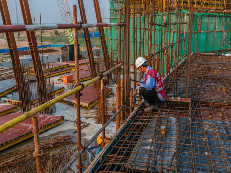 تطبيق السقالات في أعمال الترميم والصيانة